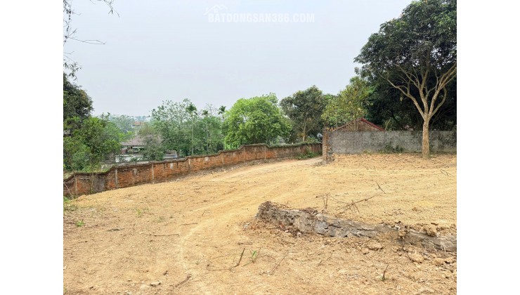  Bán nhanh lô đất cực đẹp 2100m/200m2 thổ cư, ( GẦN KHU ĐẤT ĐẤU GIÁ ) nghỉ dưỡng hay phân lô đều đẹp, tại : Lương Sơn - Hoà Bình.