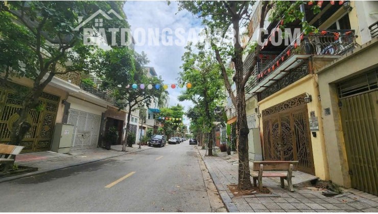 Bán nhà 5 tầng xây thô TT12 ĐTM Văn Phú, Hà Đông, DT90m2, 21 tỷ