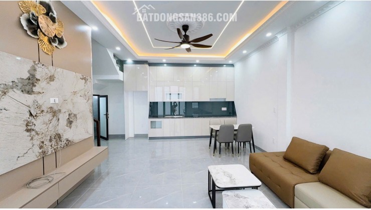 TRUNG HÀNH Ô TÔ ĐỖ CỬA DUY NHẤT 1 CĂN
