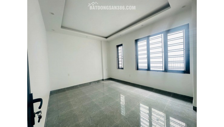 TRUNG HÀNH Ô TÔ ĐỖ CỬA DUY NHẤT 1 CĂN