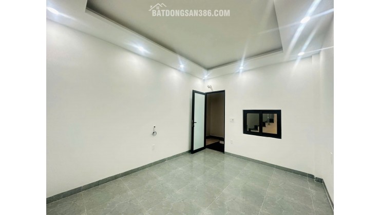 TRUNG HÀNH Ô TÔ ĐỖ CỬA DUY NHẤT 1 CĂN