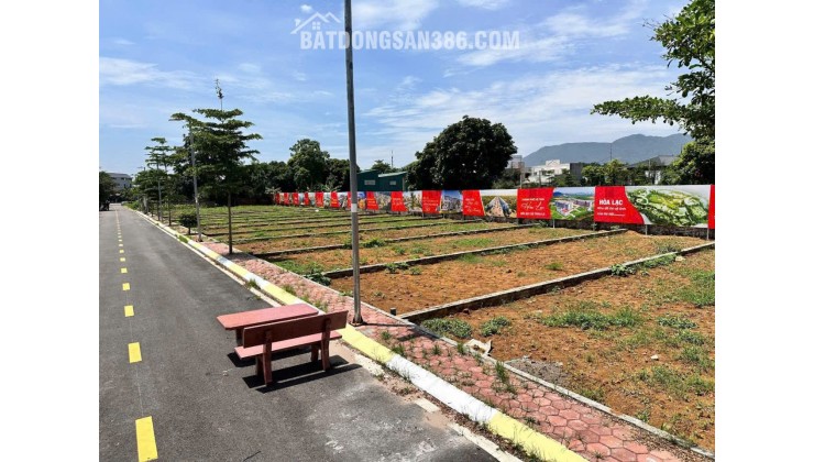 Bán đất thổ cư sổ đỏ 105m2, mặt tiền 6m, đường 21A, Phú Cát, Quốc Oai, Hà Nội. Giá 4.5 tỷ. LH: 0382394677