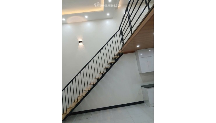 Cần bán nhà tại Hữu Hòa Thanh Trì, 4PN,khu dân cư đông đúc,an ninh tốt