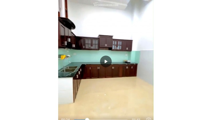 MẶT TIỀN KINH DOANH NGÀY ĐÊM NGAY GÒ DẦU TÂN PHÚ  NGANG KHỦNG HƠN 5m   3 TẦNG  CHỈ 14 .X TỶ TL