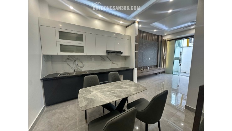 Nhà kinh doanh nail mi gội đầu được Thiên Lôi