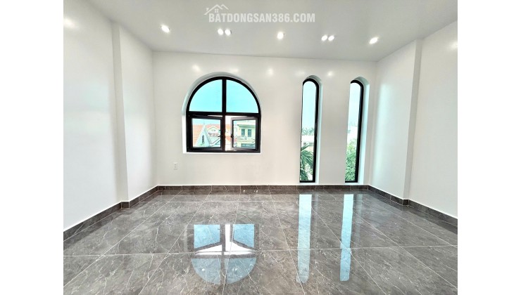 Nhà độc lập ô tô đỗ cách nhà 10m sân vườn sau siêu rộng siêu thoáng tại Thiên Lôi Aeon Mall