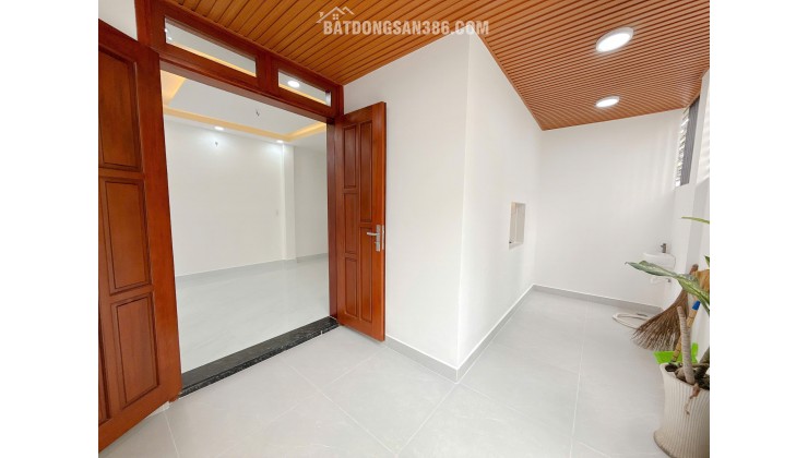 NHÀ GÓC 2 MẶT TIỀN – VỊ TRÍ SIÊU ĐẸP – 9.6 TỶ - HH 1% NHỜ ACE GIỚI THIỆU. LH:0938288389.