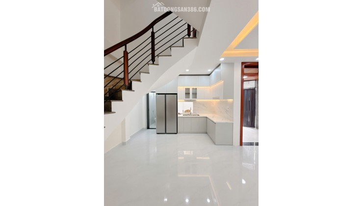 NHÀ GÓC 2 MẶT TIỀN – VỊ TRÍ SIÊU ĐẸP – 9.6 TỶ - HH 1% NHỜ ACE GIỚI THIỆU. LH:0938288389.