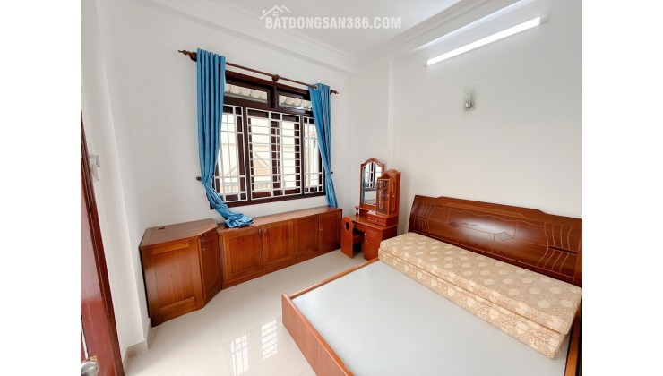 NHÀ GÓC 2 MẶT TIỀN – VỊ TRÍ SIÊU ĐẸP – 9.6 TỶ - HH 1% NHỜ ACE GIỚI THIỆU. LH:0938288389.