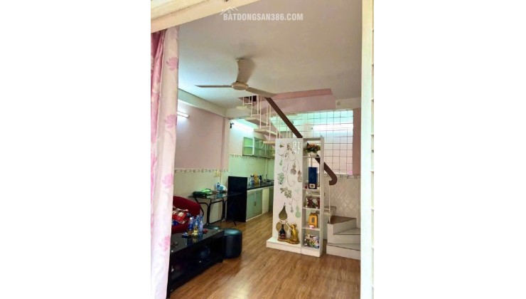 Tân Bình-  hoàn công  3.5*7.5m - 3 tầng Btct - hẻm thẳng 1 trục