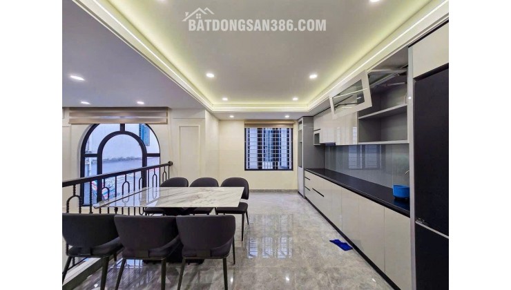 Nhà Thiên Lôi Aeon Mall vị trí sau nhà mặt đường có gara