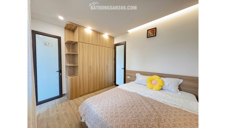 Căn hộ dịch vụ 2 ngủ ở Âu Cơ đầy đủ đồ có ban công