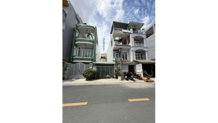 Bán đất tại Phạm Thị Ba, Phường Phú Thuận Q7. Dt 4x13 + 4x18+ 4,37x16m