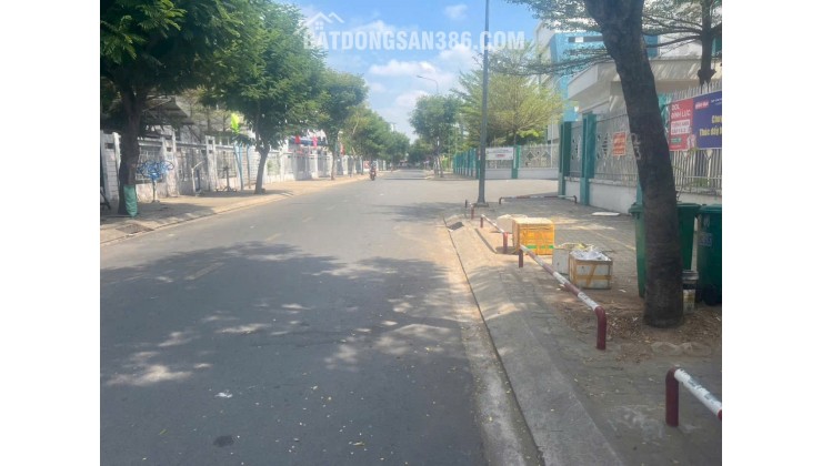 Bán đất tại Phạm Thị Ba, Phường Phú Thuận Q7. Dt 4x13 + 4x18+ 4,37x16m