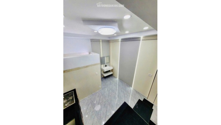 NHÀ ĐẸP 4 TẦNG, TRUNG TÂM P.10, 5 PHÒNG, CHỈ NHỈNH 5 TỶ