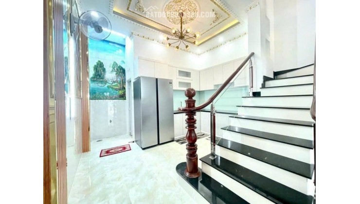 NHÀ HẺM XE HƠI, CẠNH PHÚ MỸ HƯNG, HƠN 5 TỶ, 3 TẦNG KIÊN CỐ