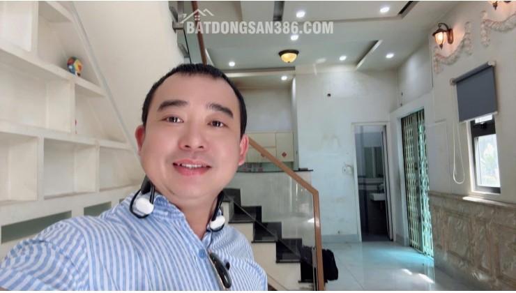 LÔ GÓC, NGAY THỐNG NHẤT, 4 TẦNG ĐÚC + MÁI BTCT , FULL NT  6 PHÒNG, 5 WC, GIÁ CHỈ NHỈNH 6 TỶ.