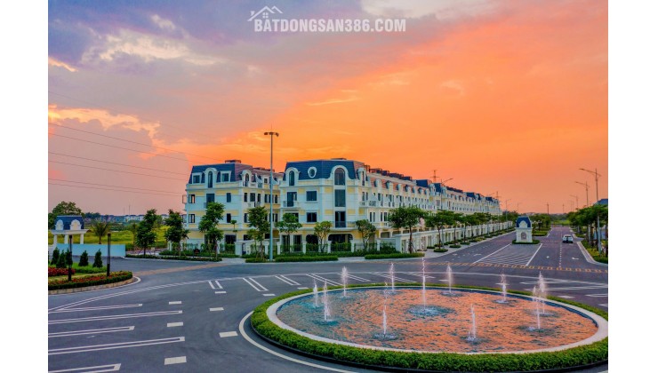  Có những thứ mất tiền là mua lại được, nhưng tuổi trẻ của bố mẹ và tuổi thơ của con thì không.
