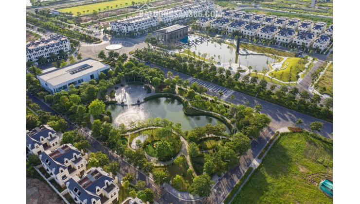  Có những thứ mất tiền là mua lại được, nhưng tuổi trẻ của bố mẹ và tuổi thơ của con thì không.