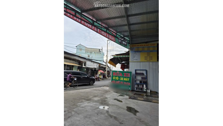 Sang nhượng mặt bằng kinh doanh bãi giữ xe - rửa xe ô tô diện tích 1.850m²