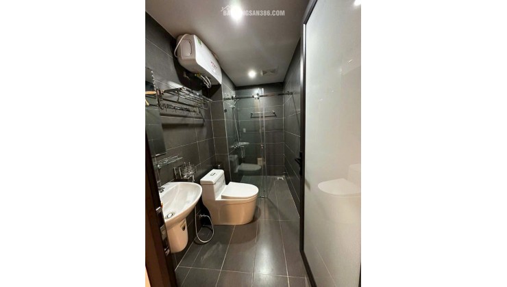 SIÊU PHẨM DÒNG TIỀN MẶT ĐƯỜNG VĂN CAO , 5 TẦNG THANG MÁY
