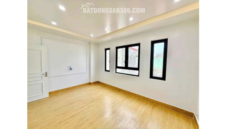 SIÊU PHẨM THIÊN LÔI  NHÀ MỚI XÂY ĐỌC LẬP 3 MẶT THOÁNG, CẠNH CHỢ ĐÔN BUÔN BÂN SẦM UẤT, NHÀ NỞ HẬU RẤT ĐẸP
