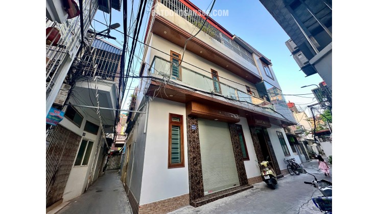 Bán nhà riêng tại 18/133 Chùa Hàng, 4,35 tỷ, 50m2, 3PN, 2WC, hướng Tây