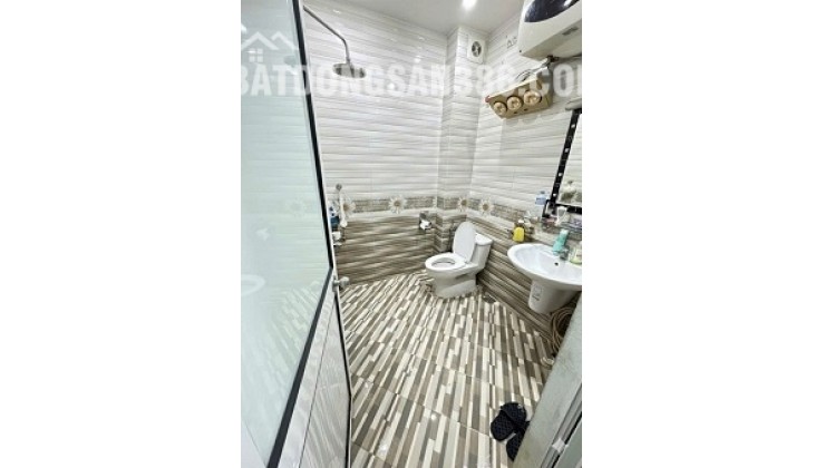 Chính chủ nhà bán CCMN PHÙNG KHOANG – dòng tiền 30 triệu/ tháng gia đình ở 3 tầng cho sv thuê 3 tầng