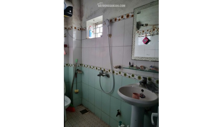 BÁN NHÀ MẶT TIỀN ĐƯỜNG QL1A, DT 43M2 SĐCC 4,5TỶ. LH:0396631136 – 0386663369.