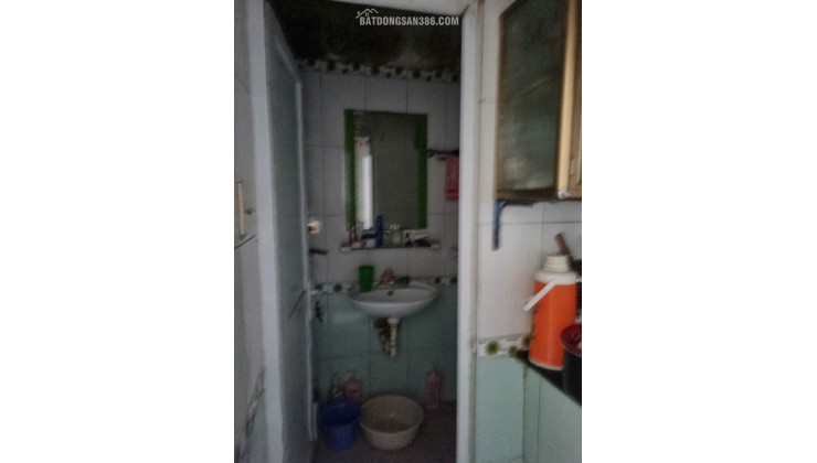 BÁN NHÀ MẶT TIỀN ĐƯỜNG QL1A, DT 43M2 SĐCC 4,5TỶ. LH:0396631136 – 0386663369.