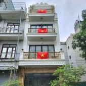 Nhà thật Sài Đồng Long Biên 9 tỷ 60m Lô Góc Ô tô Đỗ cửa,sổ đỏ