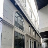 Nhà Thiên Lôi Aeon Mall vị trí sau nhà mặt đường có gara