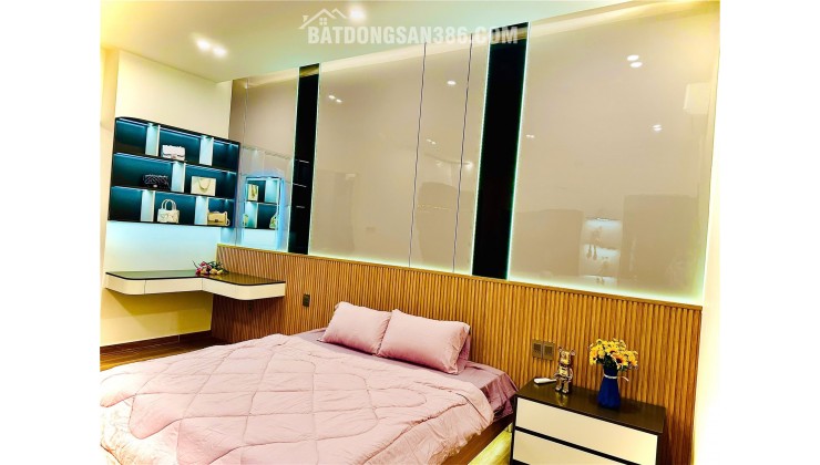 Siêu phẩm 3 tầng 3 mê đường Nguyễn Hữu Thọ - Hải Châu -Tp ĐN
