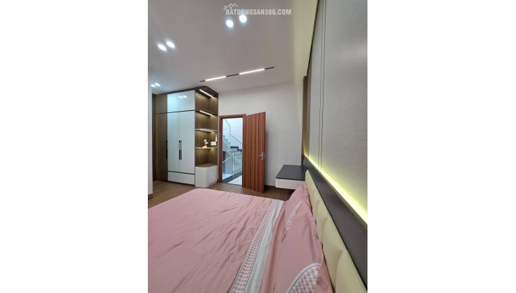 NHÀ FULL NỘI THẤT XỊN - Ô TÔ NGỦ TRONG NHÀ - KIỆT ÂU CƠ