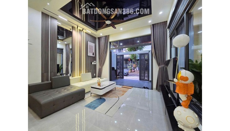 BÁN NHÀ 3 TẦNG 3 MÊ ĐƯỜNG HÒA MINH 10 - GẦN BÃI TẮM BIỂN