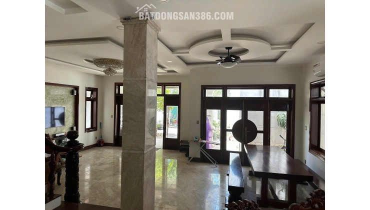 Cho thuê nhà mặt tiền Núi Thành Hải Châu Đà Nẵng dt đất 300m² – giá chỉ 30 tr