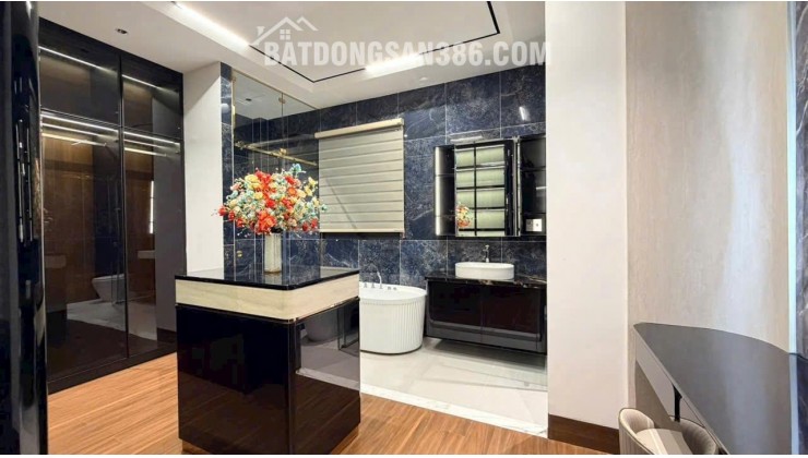 NHÀ ĐẸP KIÊU SA, CÓ THANG MÁY, NỘI THẤT TIỀN TỶ, ĐÀO TÔNG NGUYÊN