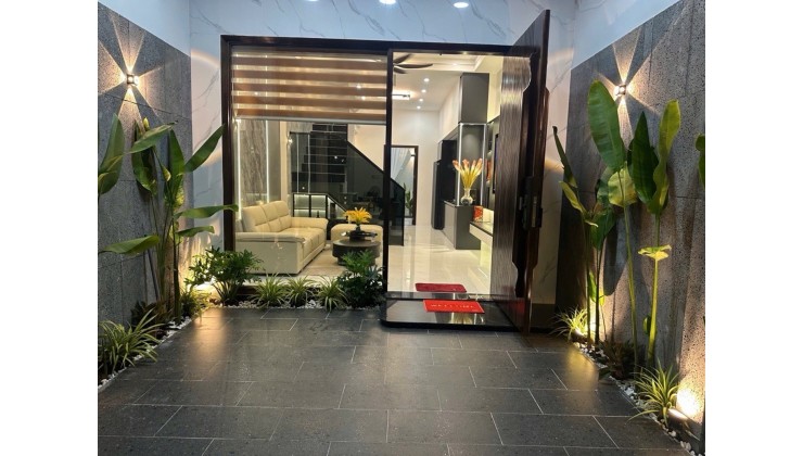 SIÊU PHẨM NHÀ 3 TẦNG ĐẸP LUNG  bán nhà đẹp mua ngay  tiện nghi đầy đủ  nhà 3 tầng  để ở dinh hoạt cho gia đình liên hệ để biết thêm