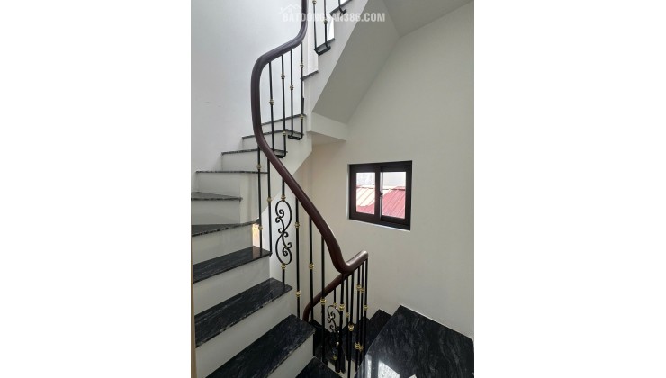 Bán nhà ngõ Hoà Bình 7, phường Bạch Mai. Diện tích sổ 20,5m2 , thực tế 24m2 ! Giá 6tỷ3