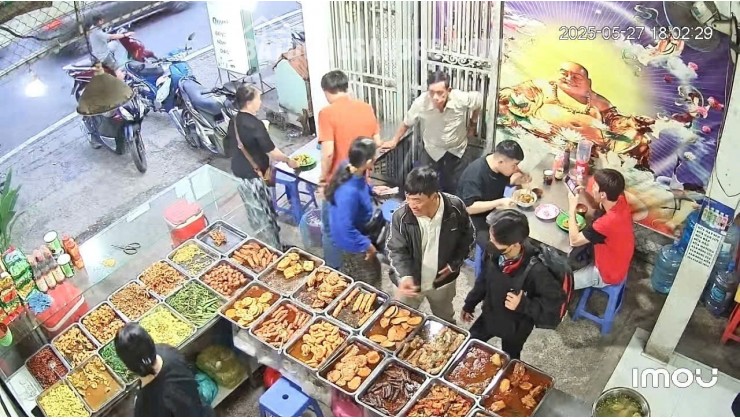 CẦN SANG NHANH MẶT BẰNG KINH DOANH QUÁN CƠM CHAY TẠI Lê Lợi gần chùa Hoằng Pháp