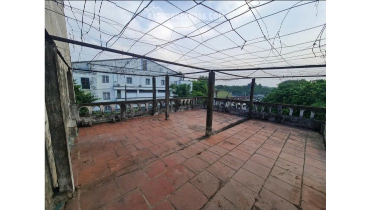 CHÍNH CHỦ CẦN cho thuê nhà riêng tại khu vực đường Trâu Quỳ, Gia Lâm mặt đường kinh doanh.
