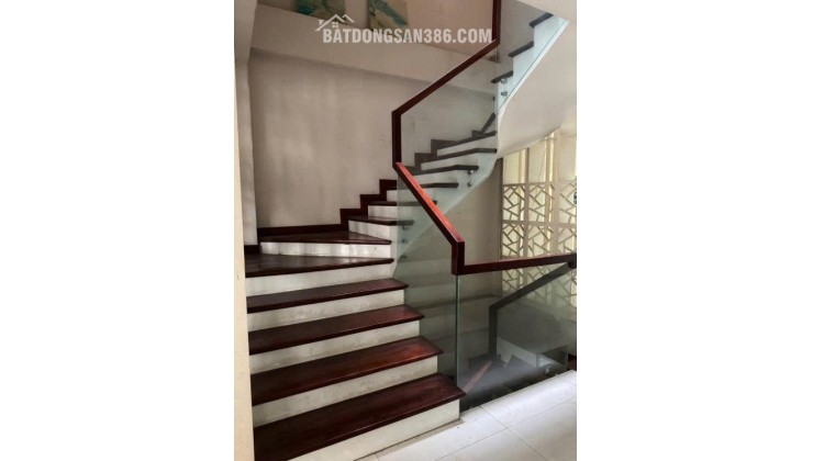 Cho thuê nhà liền kề 5 tầng tại KĐT mới Đại Thanh, xã Tả Thanh Oai, huyện Thanh Trì, Hà Nội.