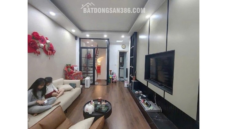 BÁN NHÀ BA ĐÌNH gần sát phố vip trung tâm NHỈNH 8 đồng