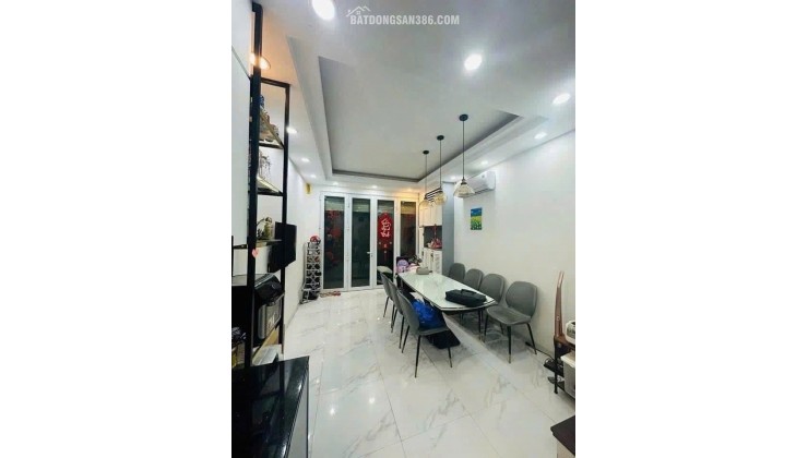 BÁN NHÀ BA ĐÌNH gần sát phố vip trung tâm NHỈNH 8 đồng