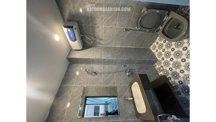 BÁN NHANH nhà View hồ -Ba Đình chỉ NHỈNH 5 đồng xíu