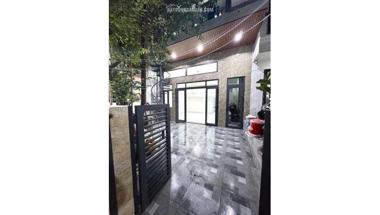 Bán nhà Q10 Cách mạng tháng 8 ngang 6m 4 tầng 95m2: 8,9 tỷ. Trí 0967638168