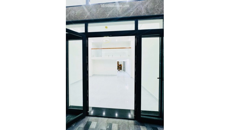 Bán nhà Q10 Cách mạng tháng 8 ngang 6m 4 tầng 95m2: 8,9 tỷ. Trí 0967638168