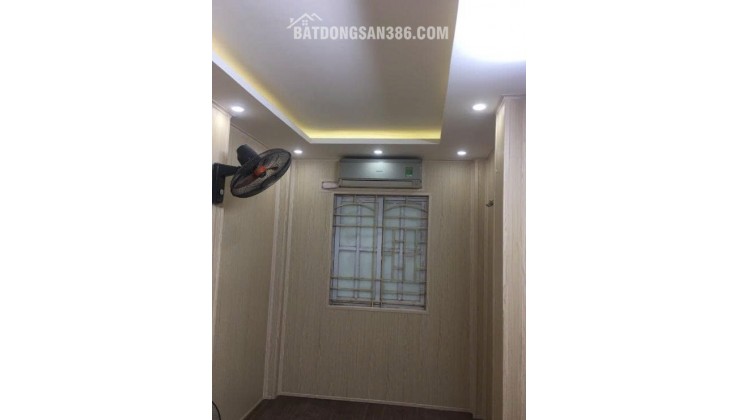 Chính chủ cho thuê nhà nguyên căn tại cuối phố Đoàn Thị Điểm, Văn Miếu Quốc Tử Giám, Đống Đa, Hà Nội.