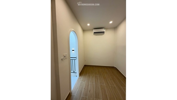 4.9 tỷ  Bán nhà khu VIP Hoàng Diệu, P. Phú Nhuận