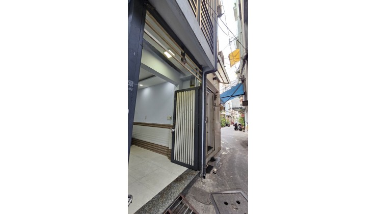 BÁN NHÀ TRUNG TÂM QUẬN 1 – NỞ HẬU 5.5M – 2 TẦNG – CHỈ 5.5 TỶ  Diện tích: 3.6 x 6.5m, nở hậu 5.5m. Kết cấu: 2 tầng, 2 phòng ngủ, 2 WC. Hẻm rộng